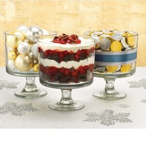 Pampered Chef Trifle Bowl - New without Outer box, Never Used